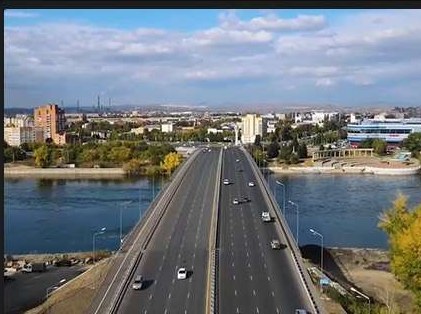 Рекламная LED-поверхность: Проспект Сатпаева, съезд с Иртышского моста